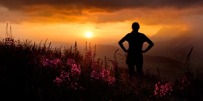 Mountainbike Urlaub - PLZ 8982 (Österreich) - Mehrmals im Sommer Highlights wie Nachtwanderungen, Sonnenuntergangs oder Sonnenaufgangswanderungen  - Bliem`s Familienhotel